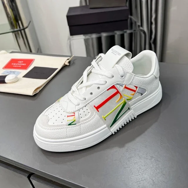 Valentino Sneakers low-top with VLTN logo side strap product detail image 3