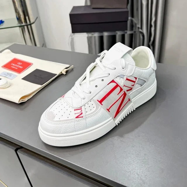 Valentino Sneakers low-top with VLTN logo side strap product detail image 16