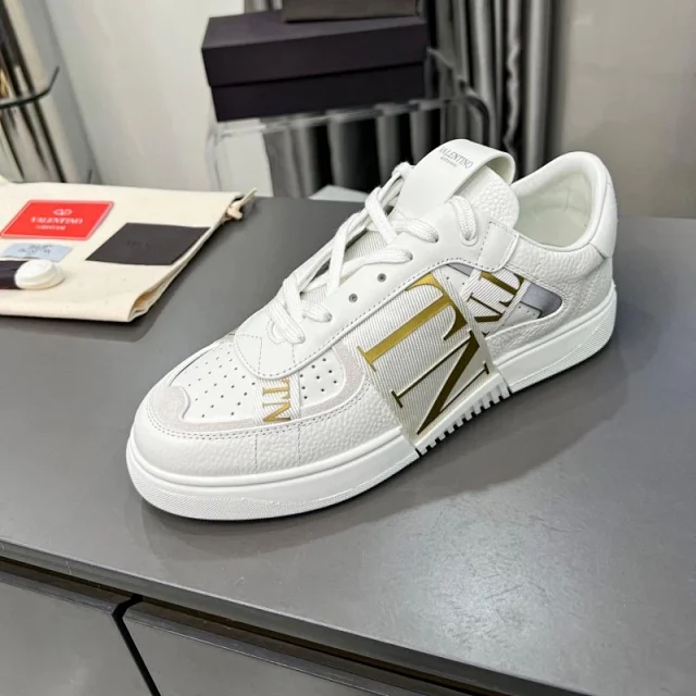 Valentino Sneakers low-top with VLTN logo side strap product detail image 8