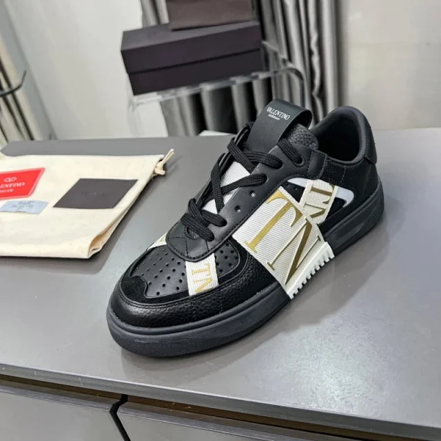 Valentino Sneakers low-top with VLTN logo side strap product detail image 21