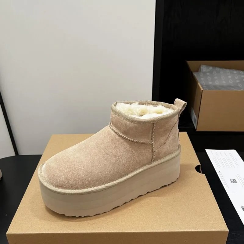 UGG Boots Platform shearling-lined — 20