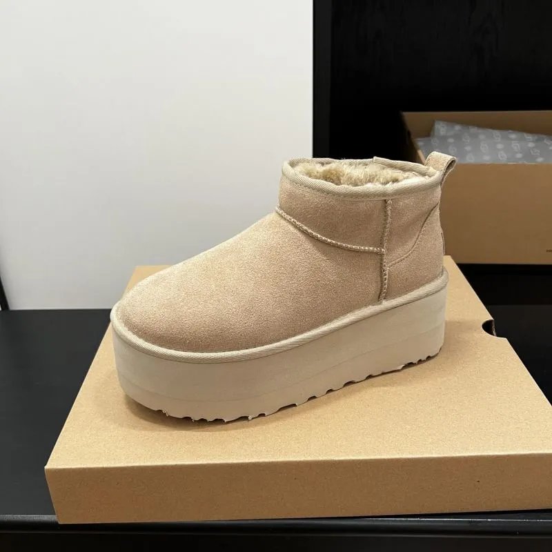 UGG Boots Platform shearling-lined — 17