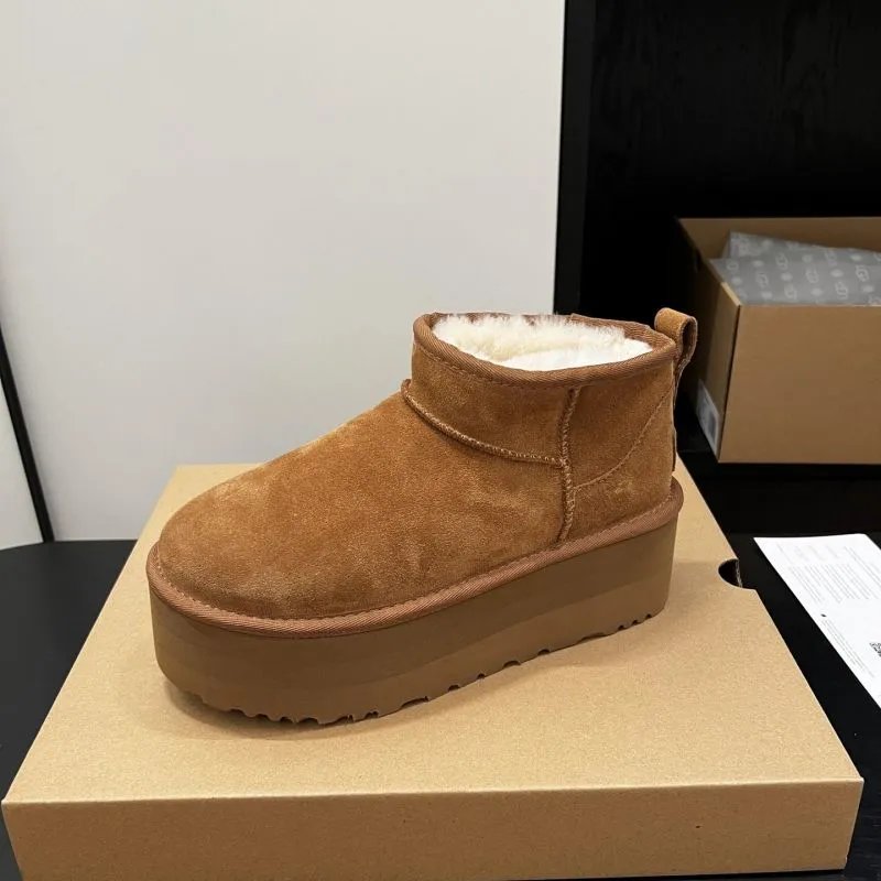 UGG Boots Platform shearling-lined — 19