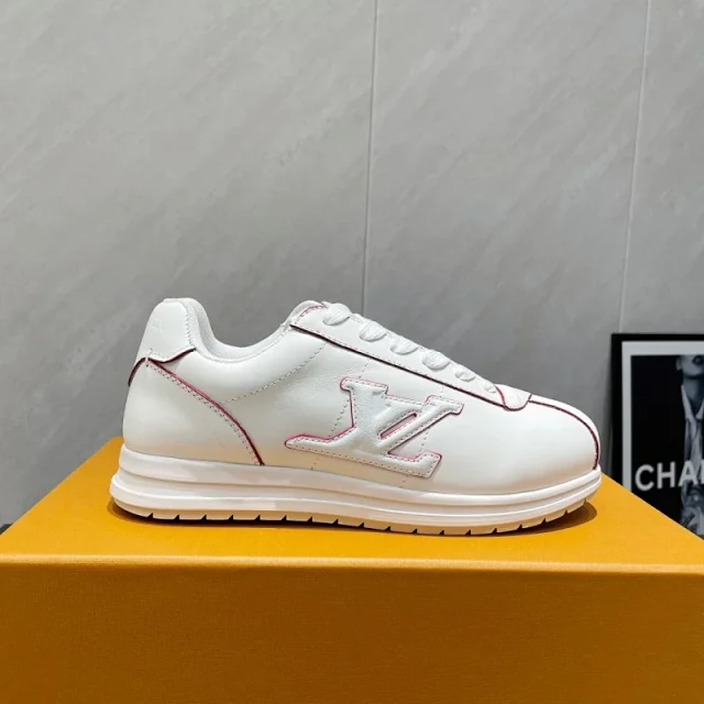 Louis Vuitton Sneakers LV Trainer Monogram product detail image 4