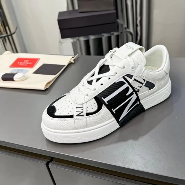 Valentino Sneakers low-top with VLTN logo side strap product detail image 7