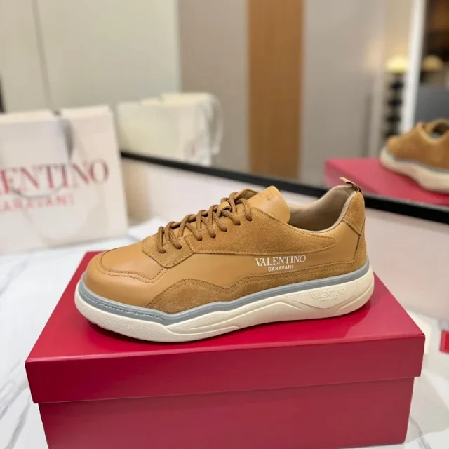 Valentino Sneakers Garavani low-top paneled lace-up product detail image 2