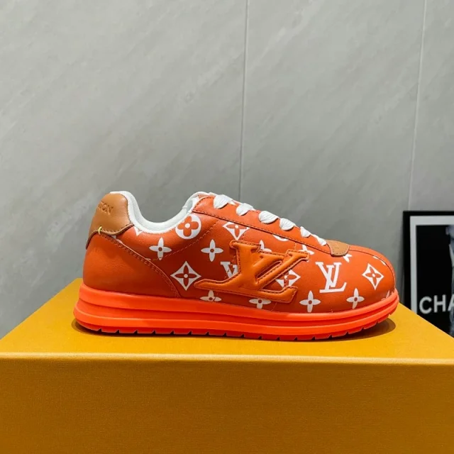 Louis Vuitton Sneakers LV Trainer Monogram product detail image 2