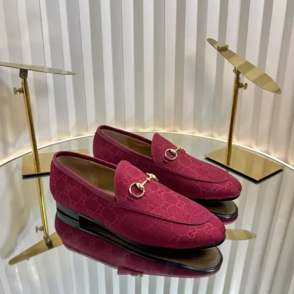 Gucci Princetown Moccasin White Guccissima Embossed Loafers - 9