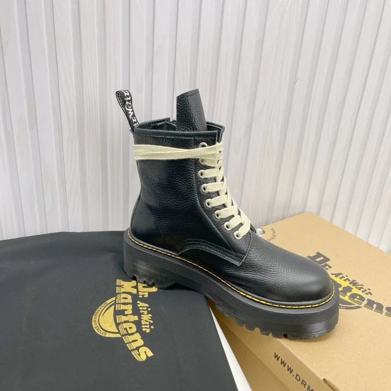 Dr. Martens Boots Fur-Lined Lace-Up Platform — 6