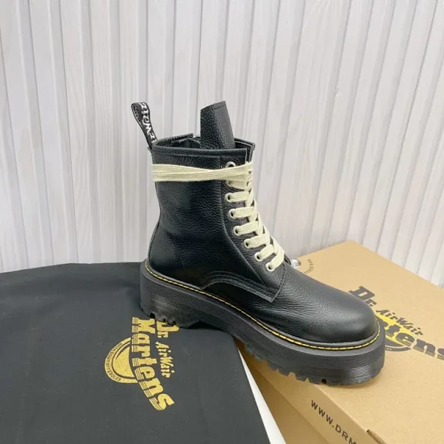 Dr. Martens Boots Fur-Lined Lace-Up Platform product detail image 6