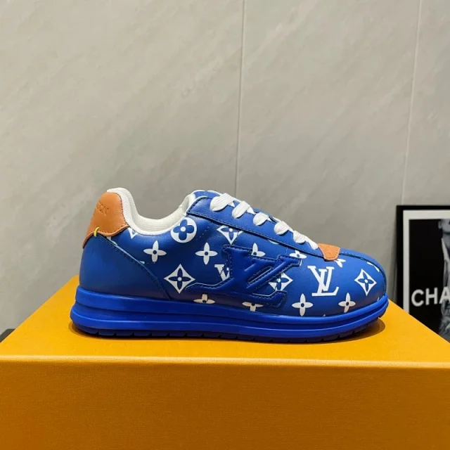 Louis Vuitton Sneakers LV Trainer Monogram product detail image 3