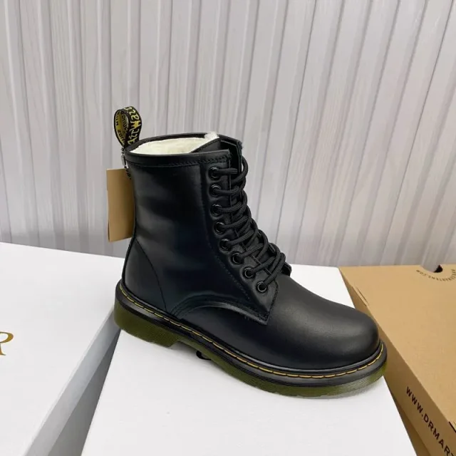 Dr. Martens Boots Fur-Lined Lace-Up Platform product detail image 2