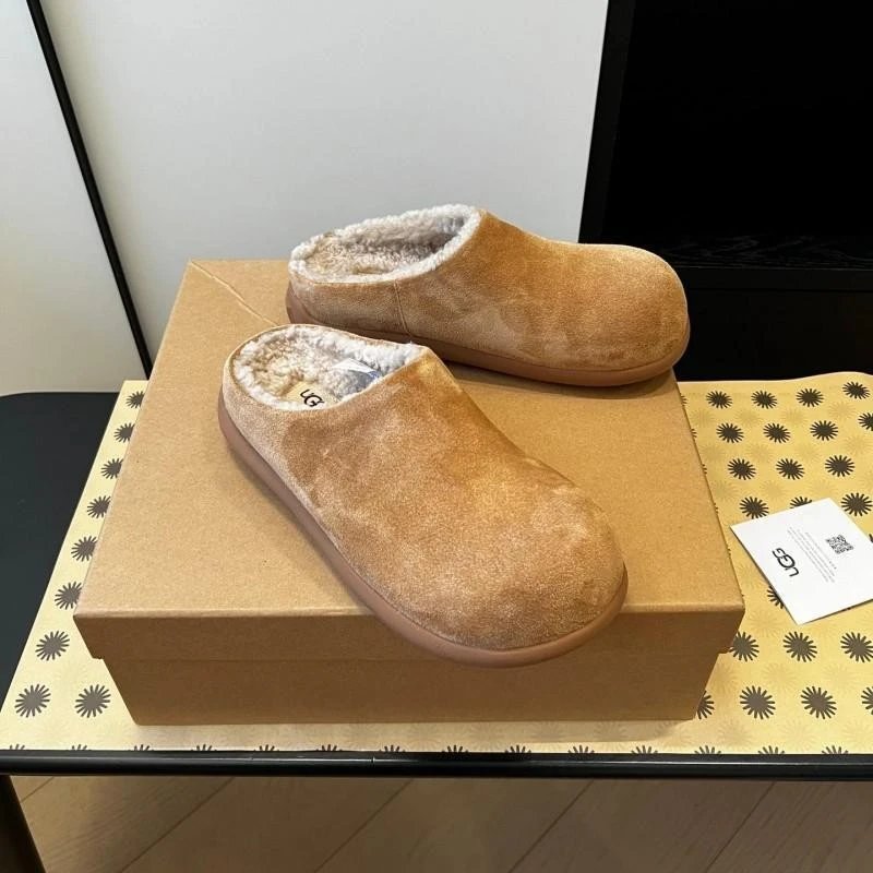 UGG Slippers Round-Toe Shearling-Lined Slip-On — 4