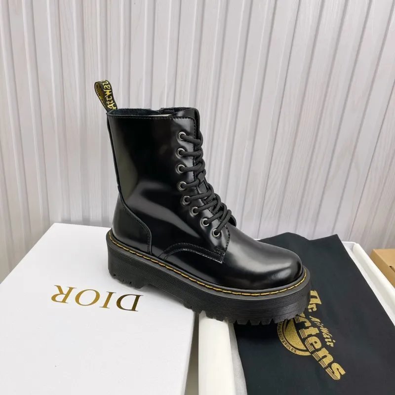 Dr. Martens Boots Fur-Lined Lace-Up Platform — 9