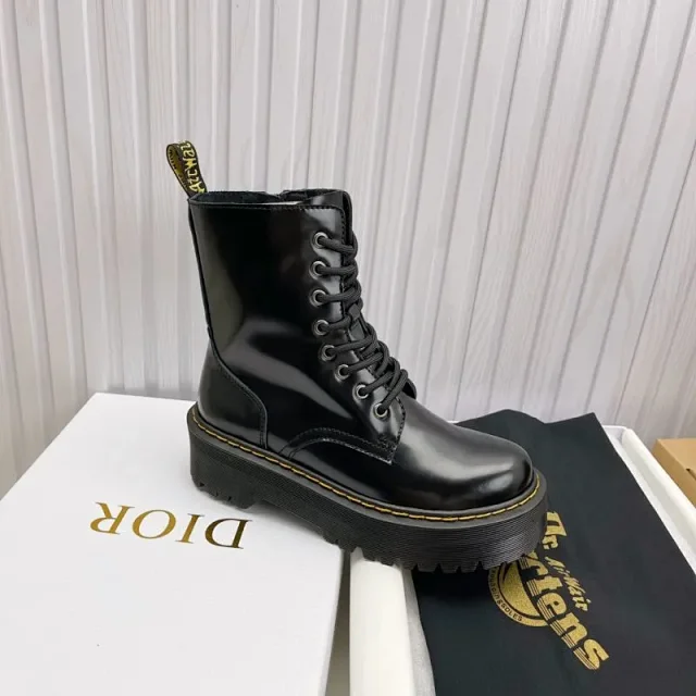 Dr. Martens Boots Fur-Lined Lace-Up Platform product detail image 9