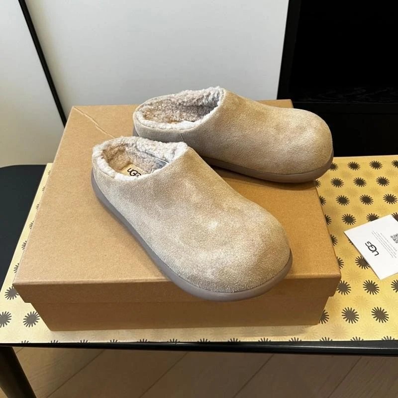 UGG Slippers Round-Toe Shearling-Lined Slip-On — 2