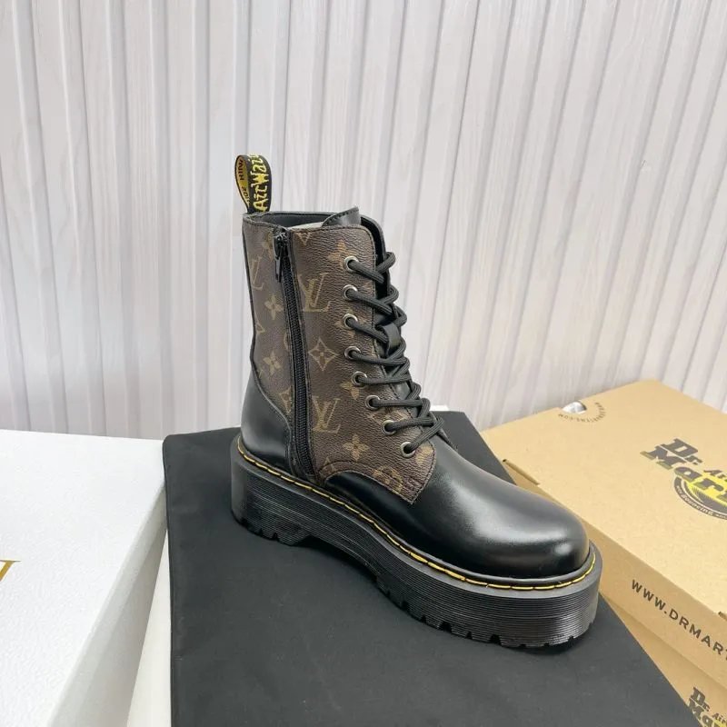 Dr. Martens Boots Fur-Lined Lace-Up Platform — 8
