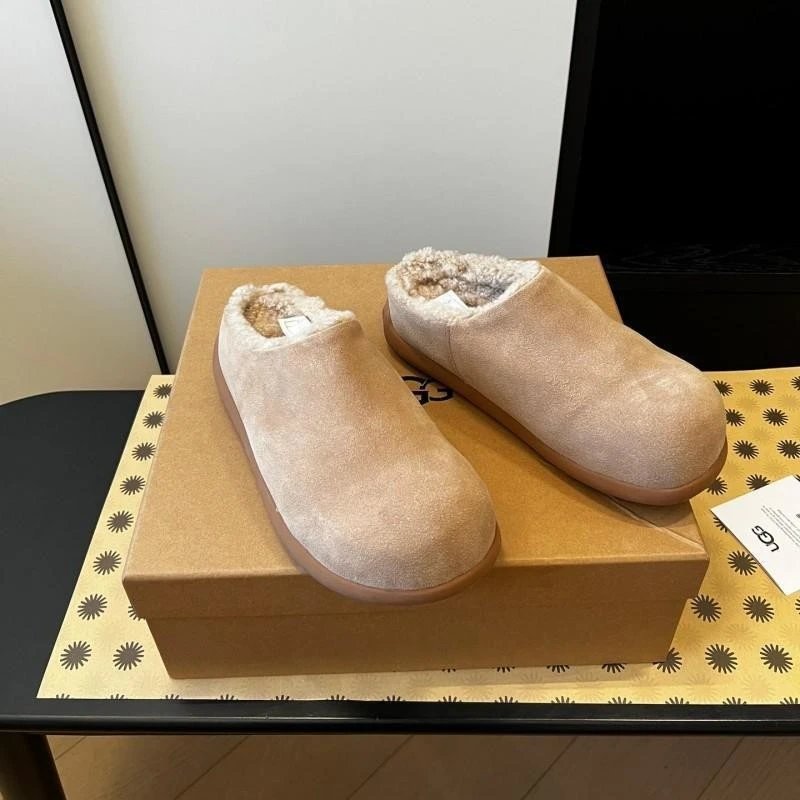 UGG Slippers Round-Toe Shearling-Lined Slip-On — 1