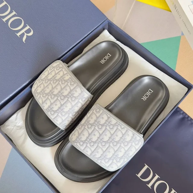 Dior Slippers Oblique Logo Slide product detail image 4