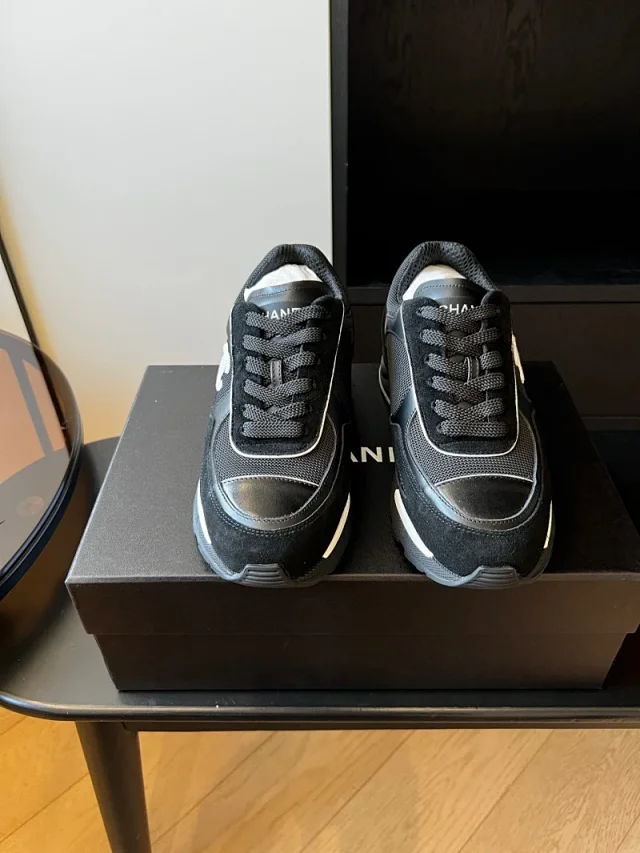 Chanel Sneakers Low-Top Lace-Up product detail image 3