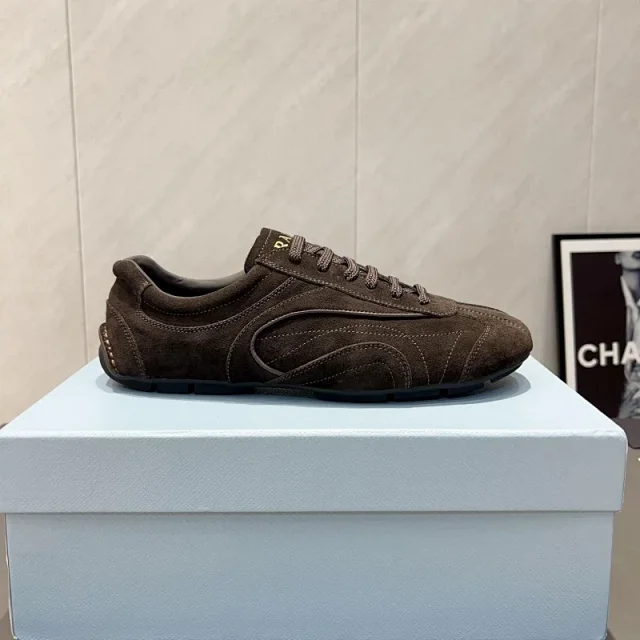 Prada Sneakers Low-Top Leather product detail image 4