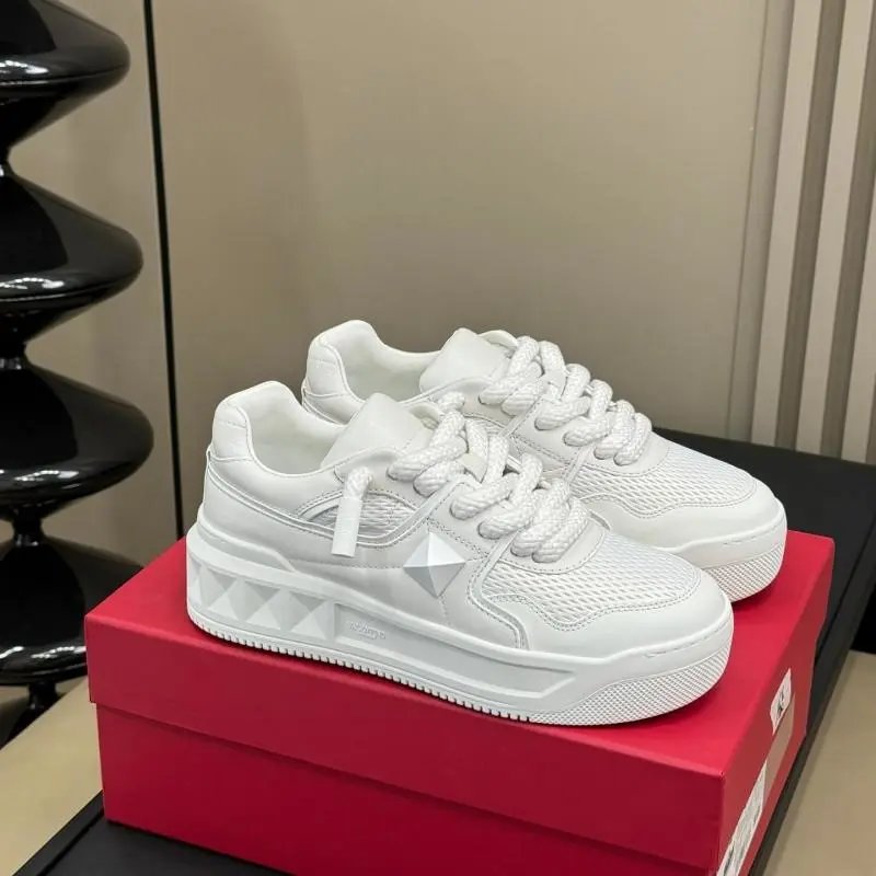 Valentino Garavani Sneakers One Stud low-top — 7