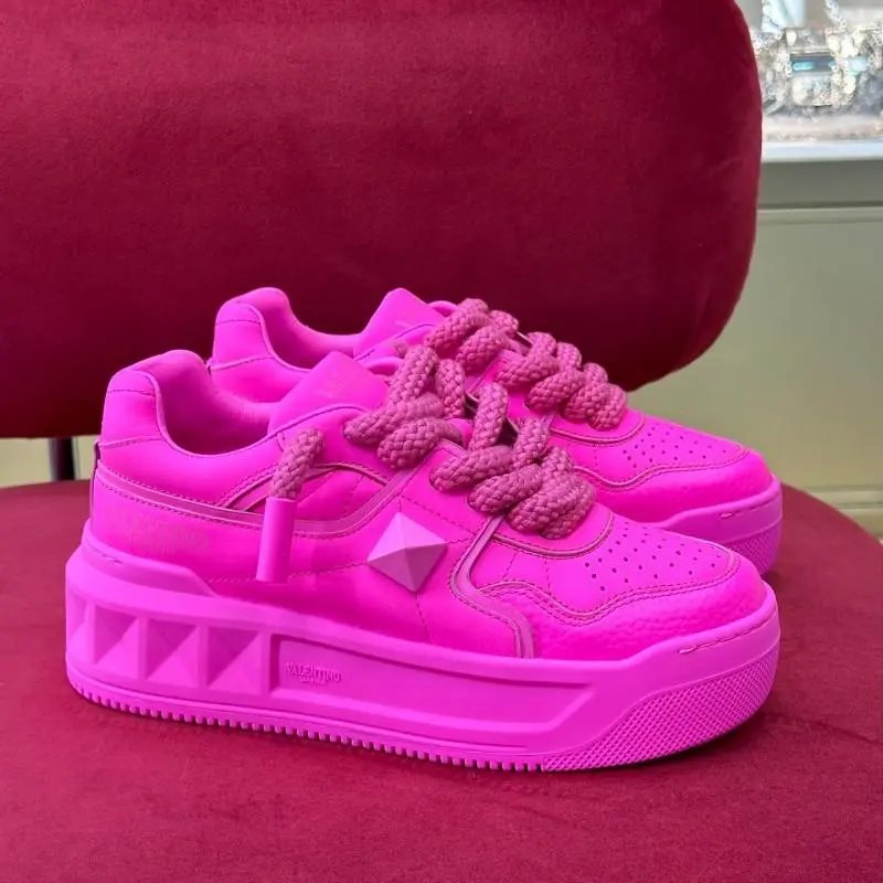 Valentino Garavani Sneakers One Stud low-top — 19