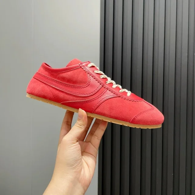 Nike Sneakers Low-top lace-up suede and mesh with gum soles product detail image 4