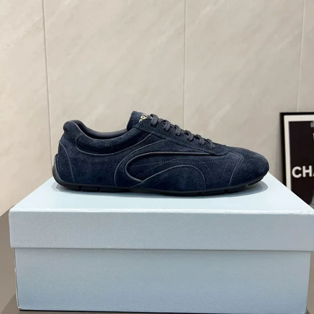 Prada Sneakers Low-Top Leather product detail image 6