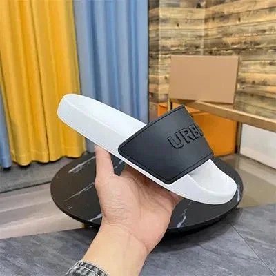 Burberry Slides: seller detail photo 13