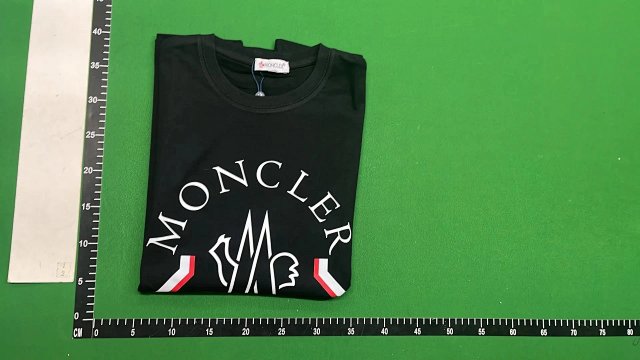 Moncler T-shirt: seller detail photo 5