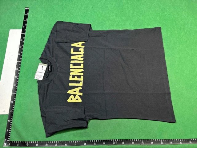 Balenciaga T-shirt: seller detail photo 4