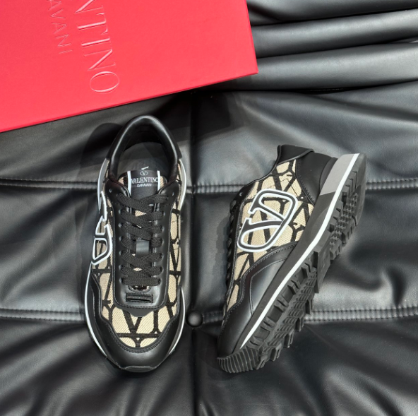 Valentino Garavani Nervi Runner Sneaker Black Gold