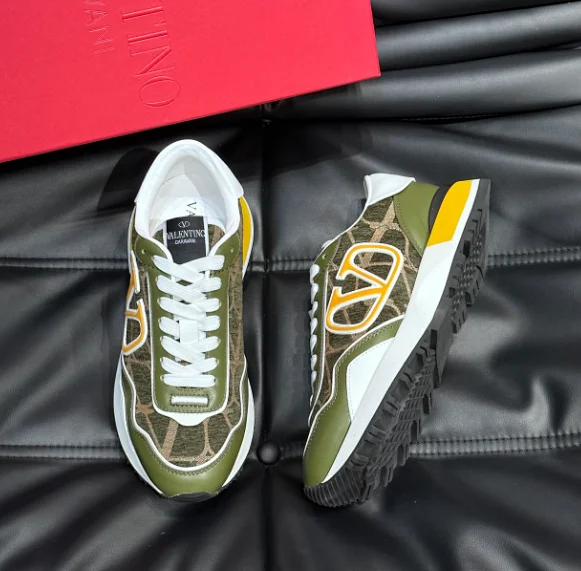 Valentino Garavani Sneakers VLogo camouflage lace-up product detail image 12