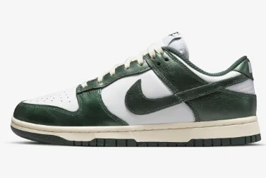 Nike Dunk Low Pine Green Sneakers - 1