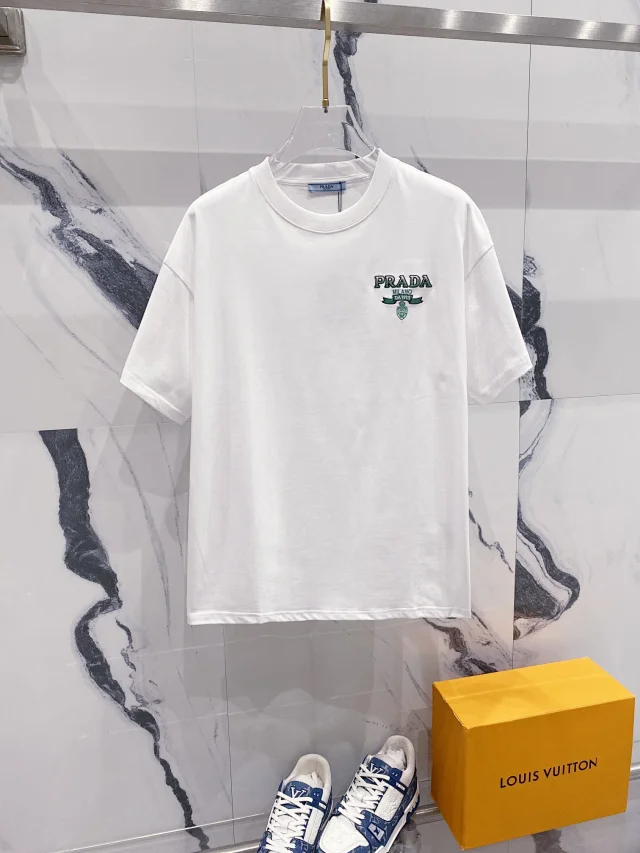 Prada T-Shirts Short-Sleeve Triangle Logo product detail image 1