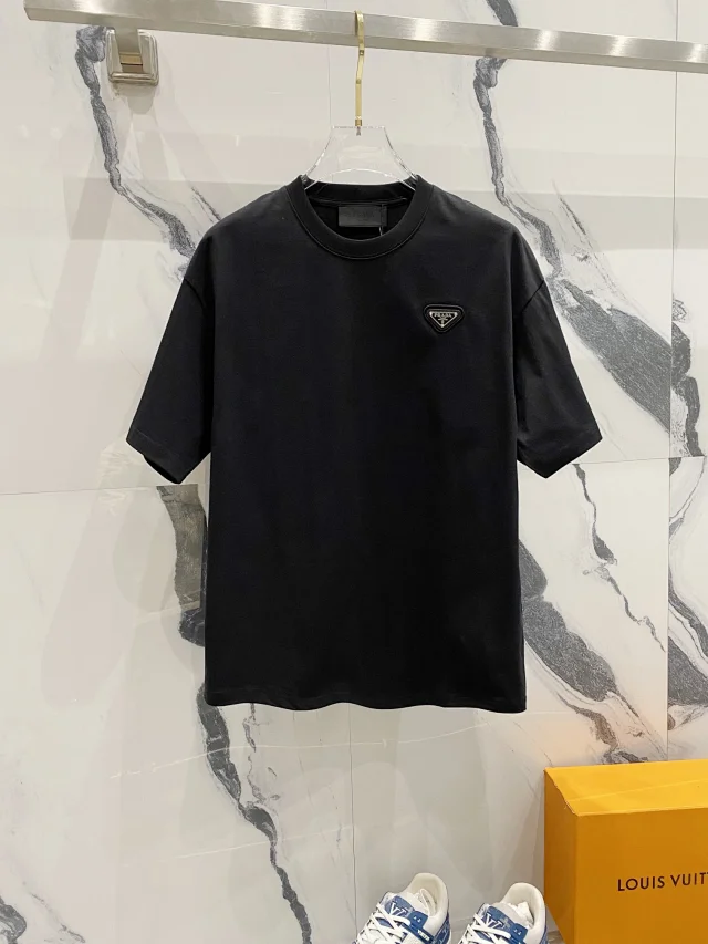 Prada T-Shirts Short-Sleeve Triangle Logo product detail image 5