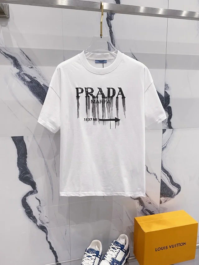 Prada T-Shirts Short-Sleeve Triangle Logo product detail image 3