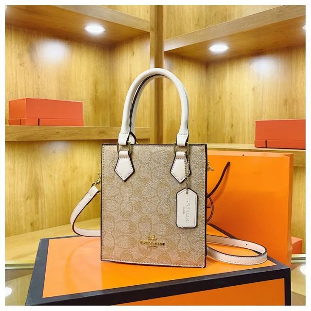 Coach Bag: seller detail photo 10