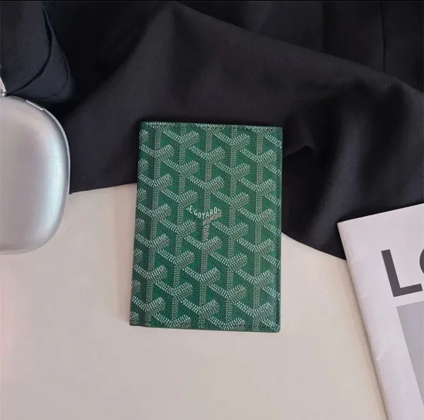 Goyard Saint-Louis Passport Holder Green - 1