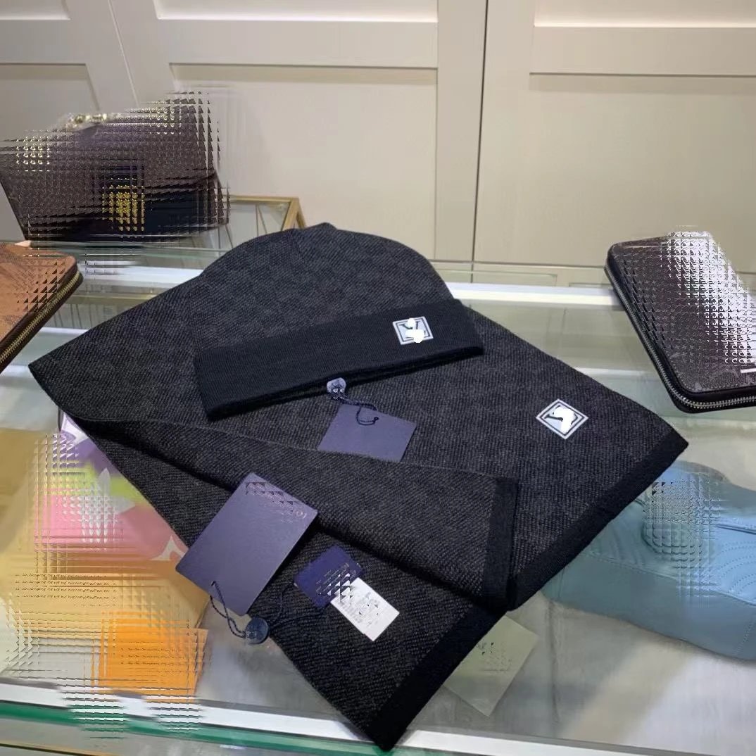 LV Beanie/Scarf Set（21+ Styles）