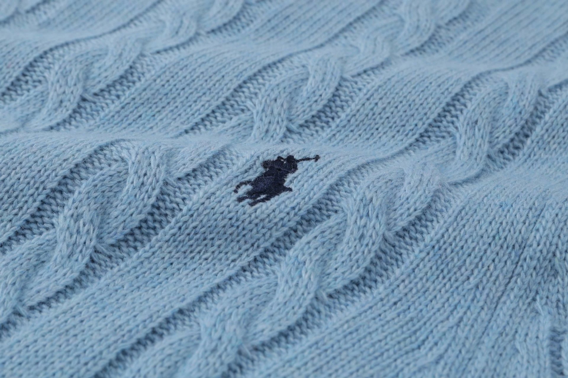 Fashion and versatile sweaters for autumn and winter 01 10