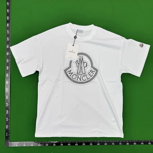 Moncler T-Shirts Short-Sleeve Logo Graphic T-Shirt product detail image 10
