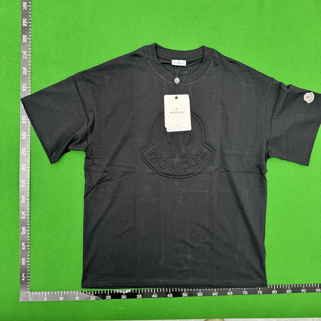 Moncler T-Shirts Short-Sleeve Logo Graphic T-Shirt product detail image 4