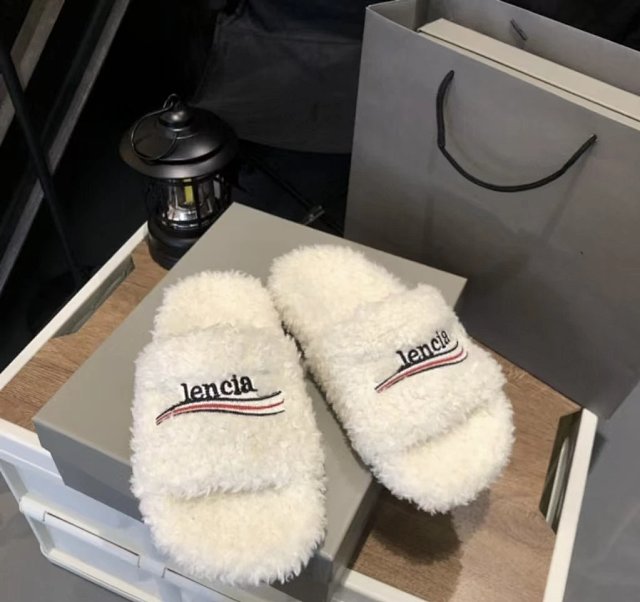 BALENCIAGA Slipper: seller detail photo 5