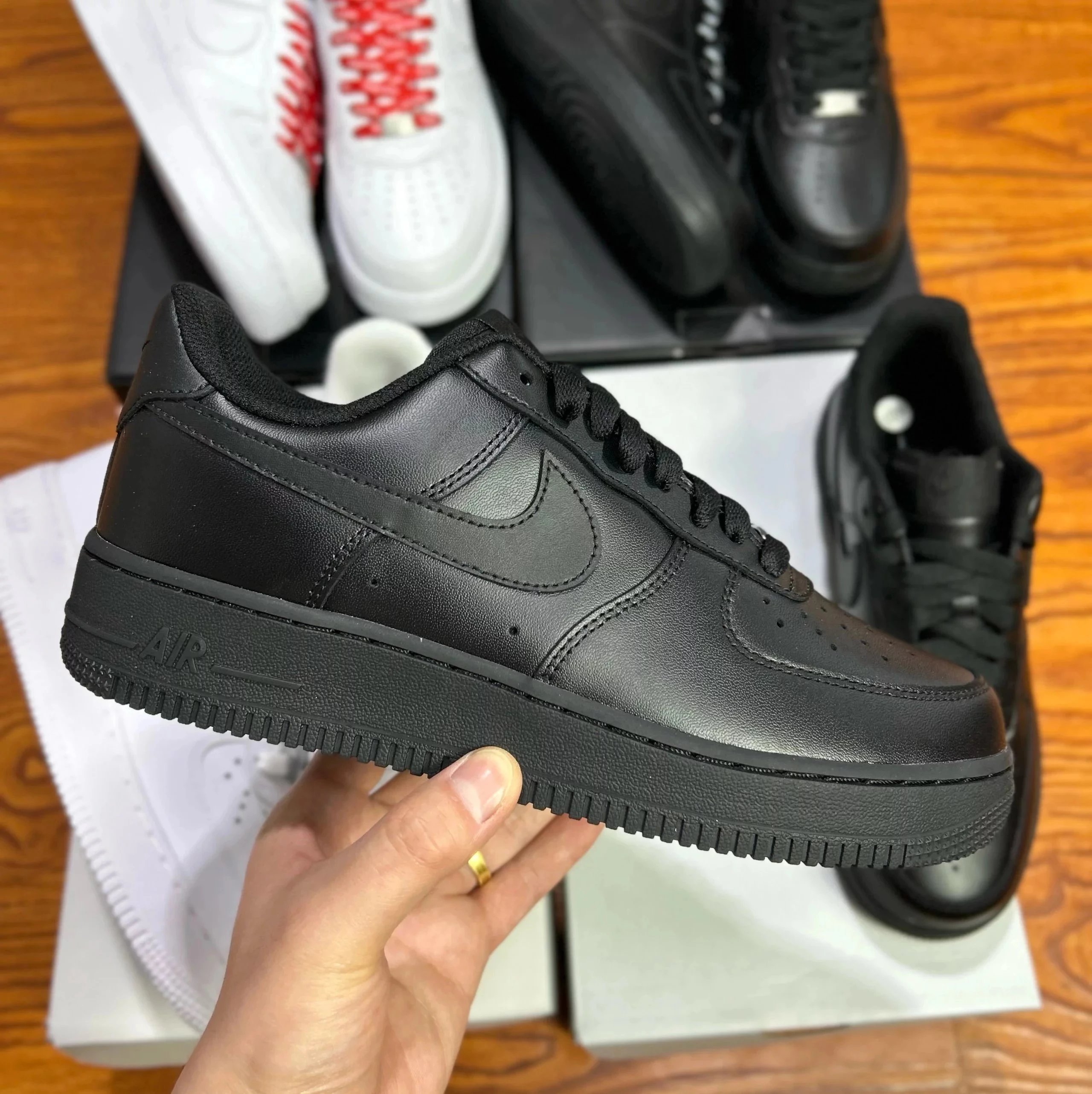 af1 black (Medium Quality)