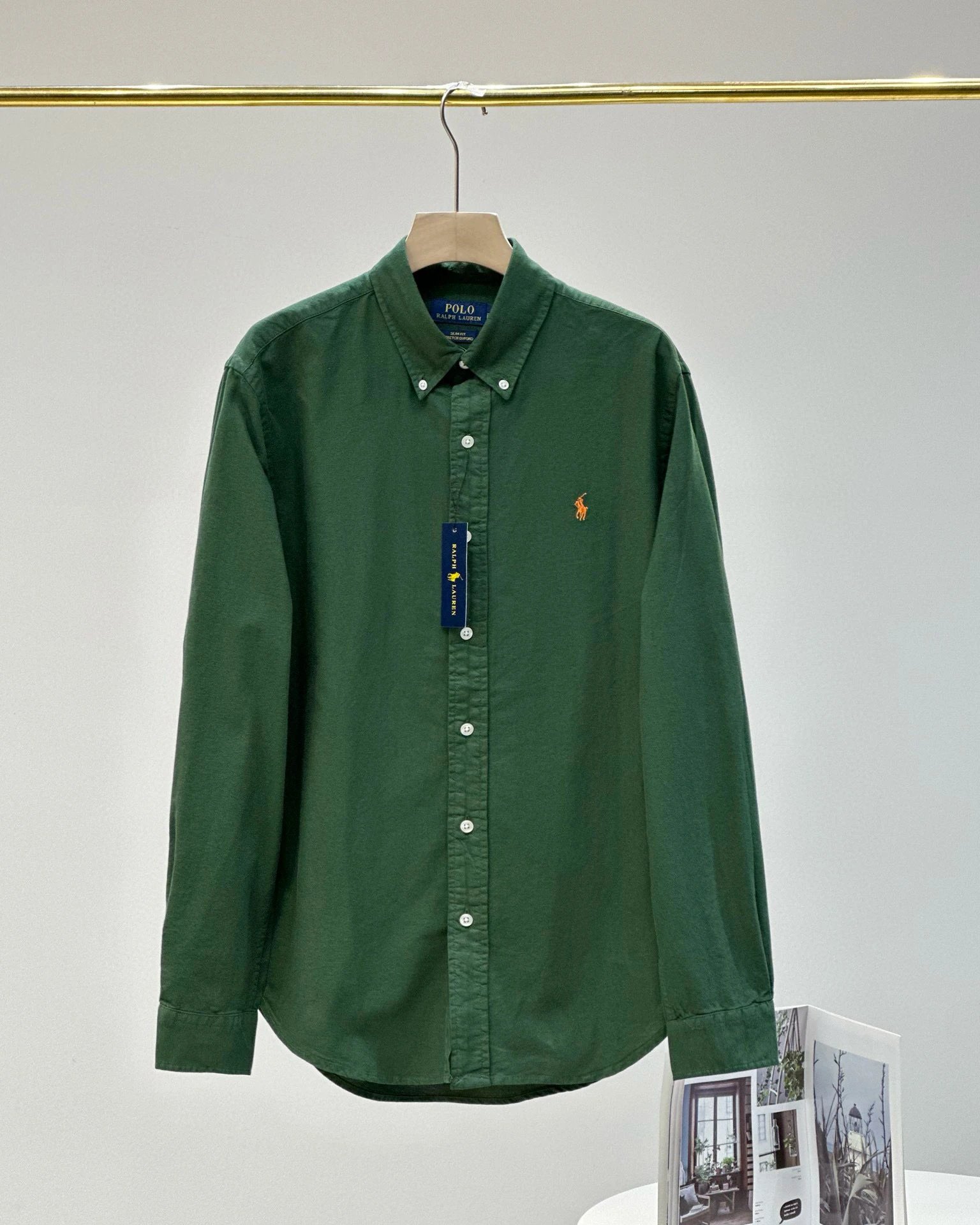 墨绿色 blackish green