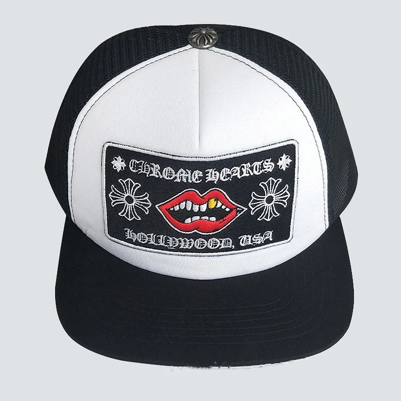 Black and white color blocked flat eaves - red lips