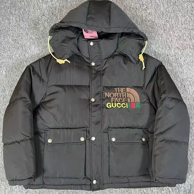 The North Face Puffer Vest with Utility Pockets product detail image 10