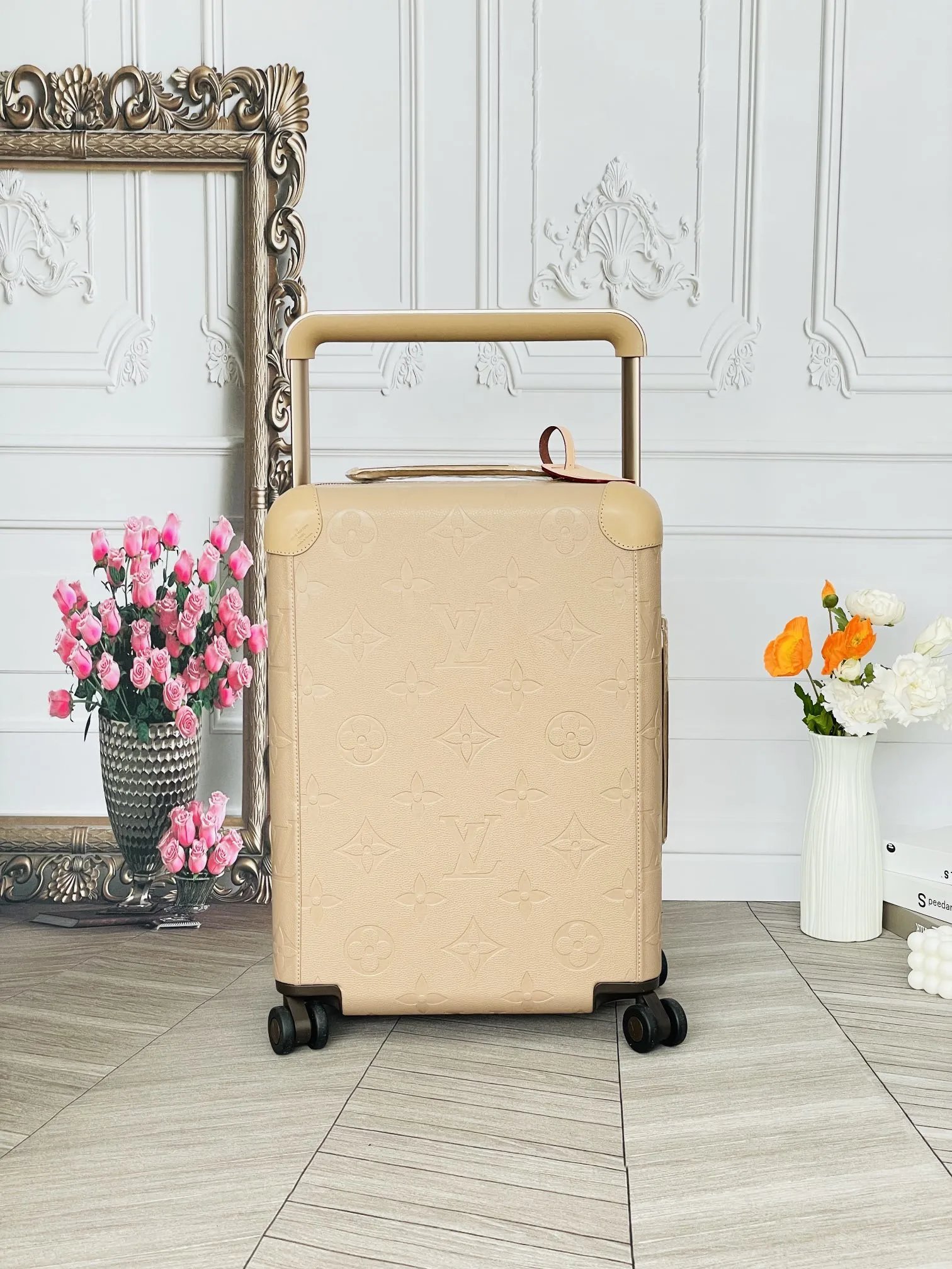 Louis Vuitton Horizon 55 Rolling Suitcase